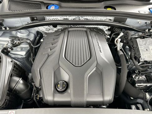 Used 2026 Porsche Macan Turbo AWD/4WD image 37