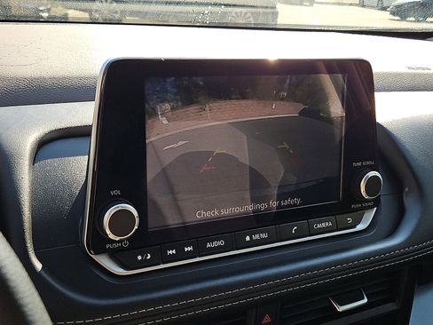 Certified 2023 Nissan Rogue SV image 17