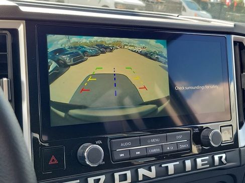 Certified 2025 Nissan Frontier SV image 30