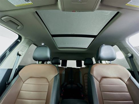 Used 2022 Volkswagen Atlas SEL Premium image 21