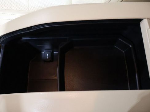 Used 2017 Toyota Highlander Limited Platinum image 32