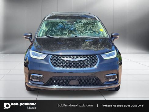 Used 2022 Chrysler Pacifica Touring-L FWD image 22