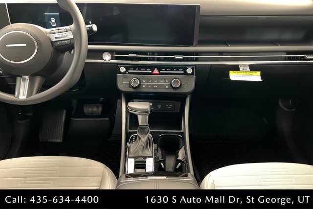 Used 2025 Hyundai Santa Cruz SE AWD/4WD image 13