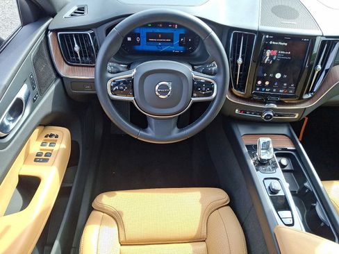 Used 2023 Volvo XC60 B6 Ultimate w/ Protection Package Premier AWD/4WD image 12