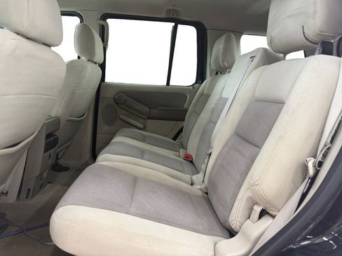 Used 2007 Ford Explorer XLT AWD/4WD image 15