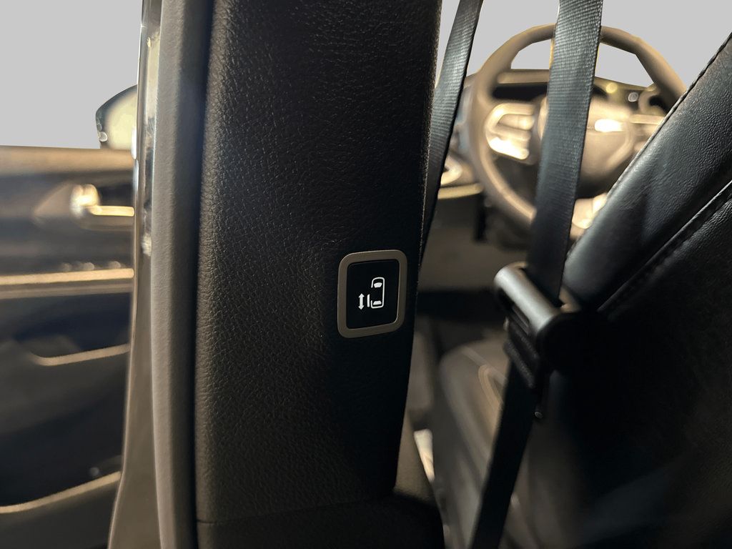 Used 2025 Chrysler Pacifica Select FWD image 26