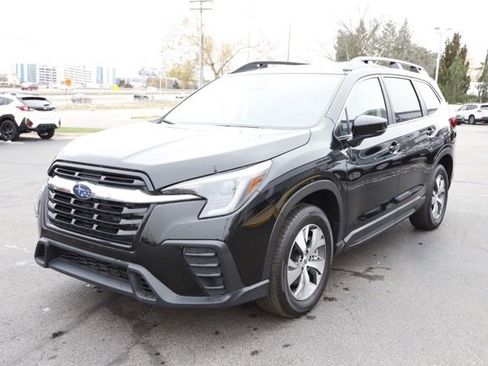 Used 2024 Subaru Ascent Premium w/ Convenience Package image 9