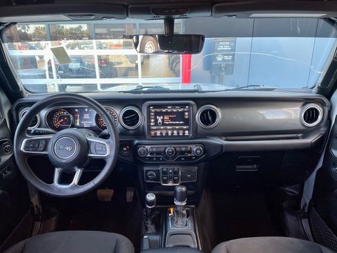 Used 2023 Jeep Gladiator Overland image 10