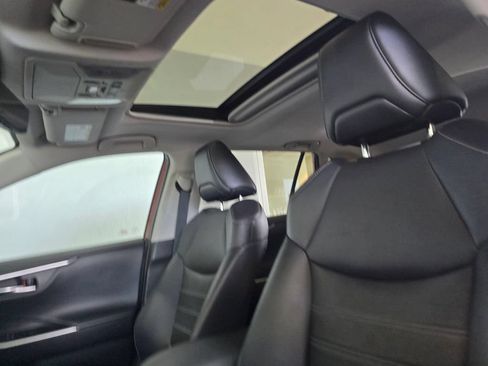 Used 2020 Toyota RAV4 Limited AWD/4WD image 22