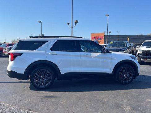 Used 2025 Ford Explorer ST-Line w/ ST-Line Street Pack AWD/4WD image 6