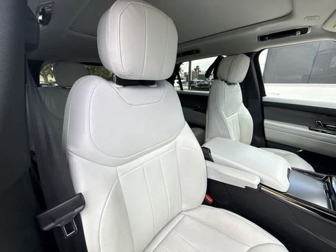 Used 2024 Land Rover Range Rover Sport SE AWD/4WD image 27