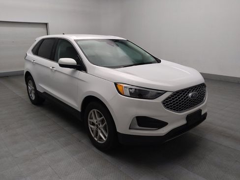 Used 2023 Ford Edge SEL image 13