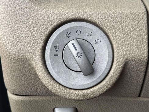 Used 2010 Lincoln Navigator Base image 28