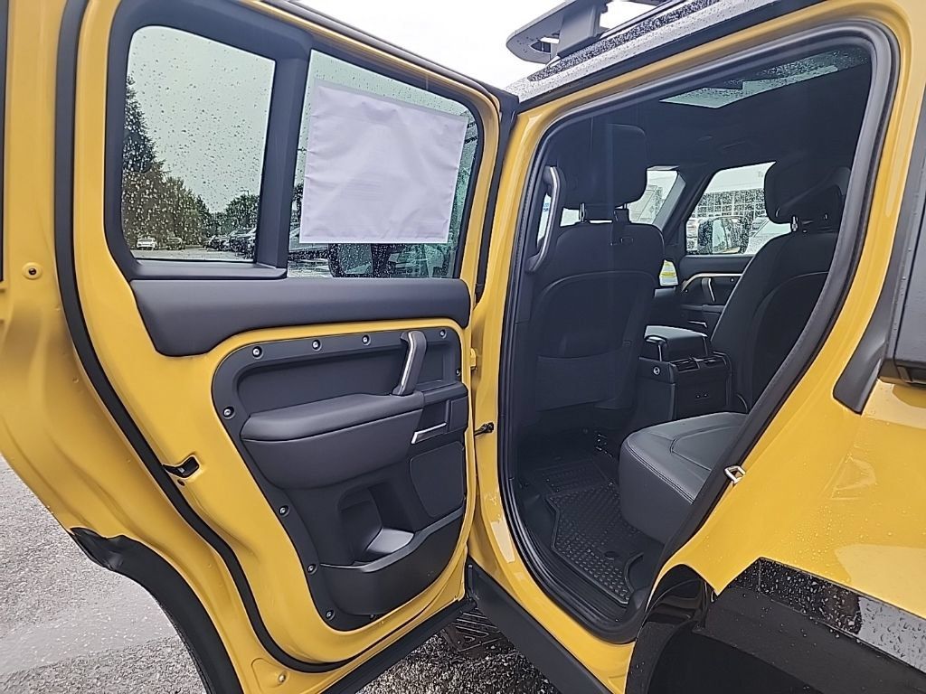 New 2026 Land Rover Defender 110 Trophy Edition AWD/4WD image 15