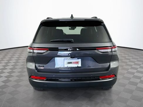 Certified 2025 Jeep Grand Cherokee Altitude AWD/4WD image 10