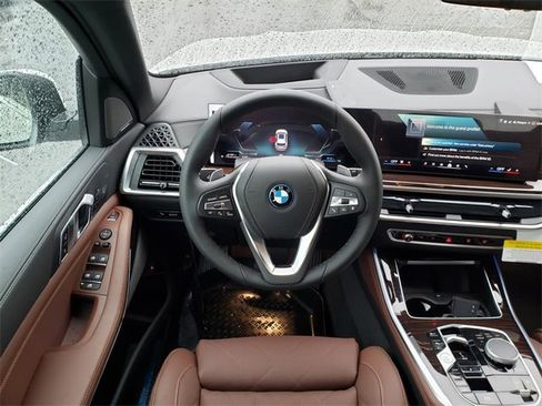 New 2026 BMW X5 xDrive50e image 14