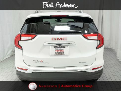 Used 2023 GMC Terrain SLT AWD/4WD image 4