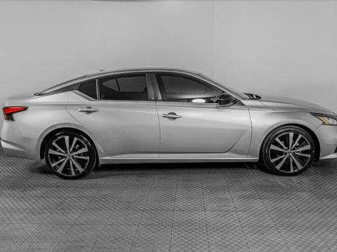 Used 2022 Nissan Altima 2.5 SR FWD image 9