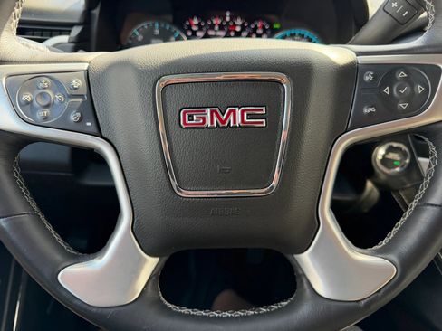 Used 2017 GMC Yukon SLT image 14