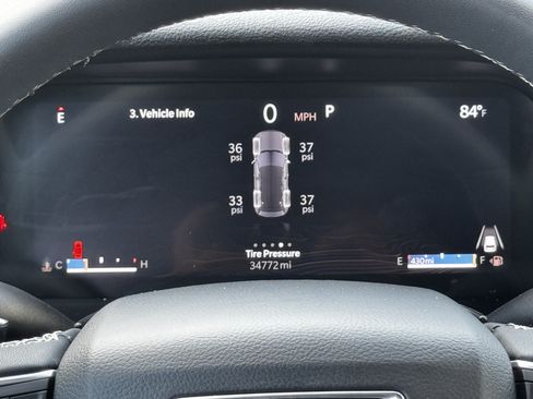 Used 2025 Jeep Grand Cherokee Altitude AWD/4WD image 15