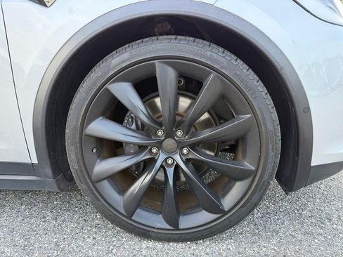 Used 2018 Tesla Model X 75D AWD/4WD image 6