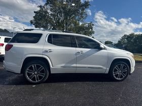 Used 2018 GMC Acadia Denali w/ Technology Package AWD/4WD image 4