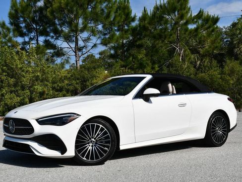 Used 2024 Mercedes-Benz CLE 450 4MATIC Cabriolet image 2