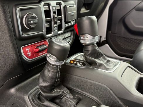 Used 2024 Jeep Wrangler Unlimited Rubicon w/ Safety Group AWD/4WD image 22