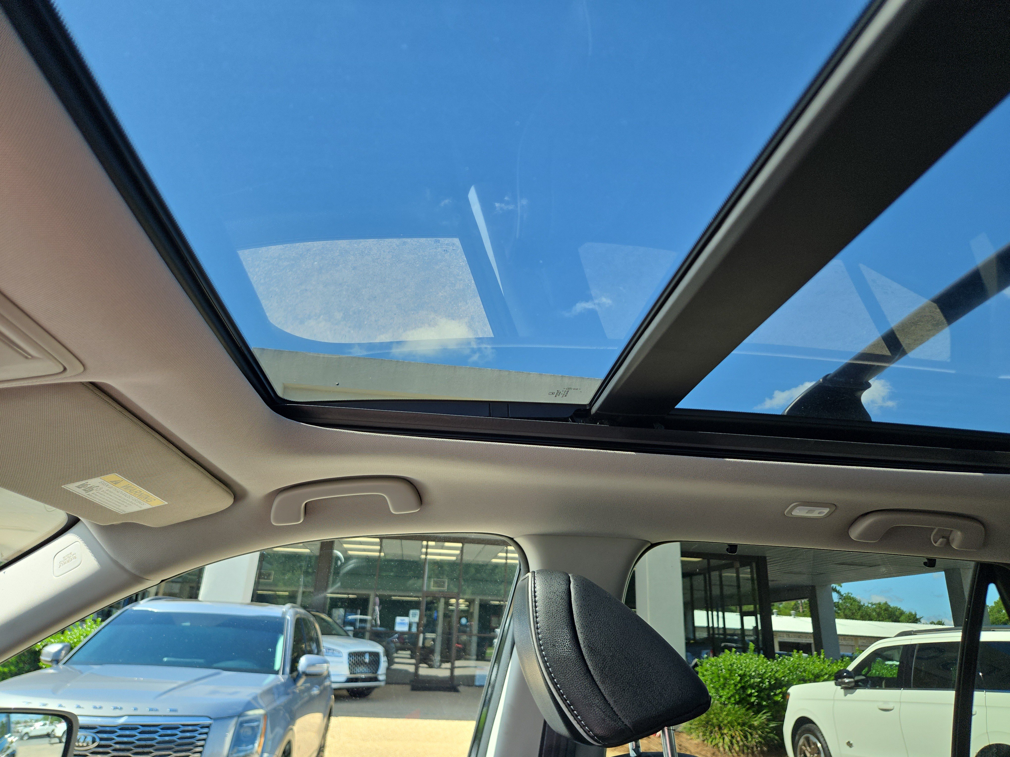 Used 2023 Honda Pilot Elite image 19