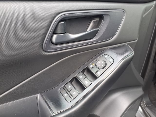 Used 2024 Nissan Rogue S AWD/4WD image 13