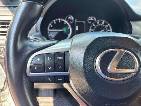 Used 2023 Lexus GX 460 Premium w/ Accessory Package AWD/4WD image 17
