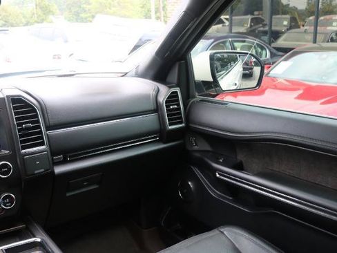 Used 2019 Ford Expedition Max Limited RWD image 25