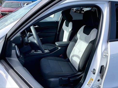 Certified 2024 Chevrolet Trax LS FWD image 16