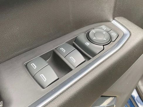 Used 2023 Chevrolet Silverado 1500 LT AWD/4WD image 13