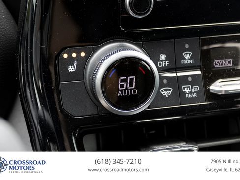 Used 2023 Toyota Highlander XLE AWD/4WD image 46