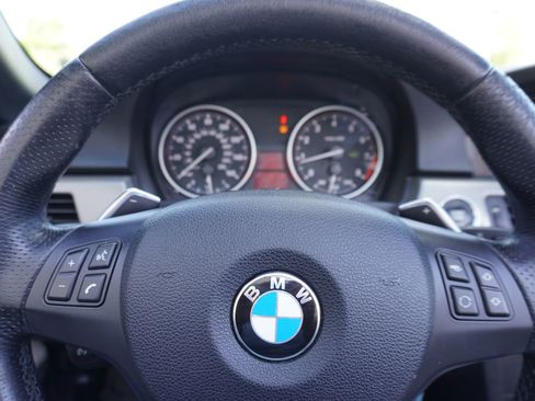 Used 2011 BMW 335i Convertible w/ M Sport Pkg RWD image 23