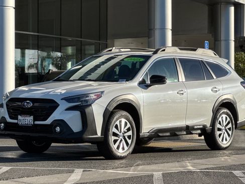 Used 2025 Subaru Outback Premium image 10