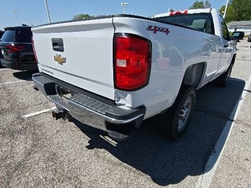 Used 2017 Chevrolet Silverado 2500 W/T w/ Snow Plow Prep Package image 8