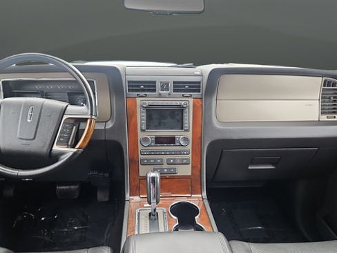 Used 2012 Lincoln Navigator 4WD image 12