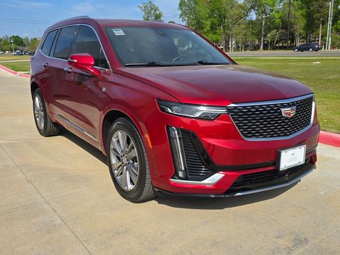 Used 2024 Cadillac XT6 Premium Luxury w/ Technology Package FWD image 7