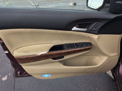Used 2011 Honda Accord EX-L image 11