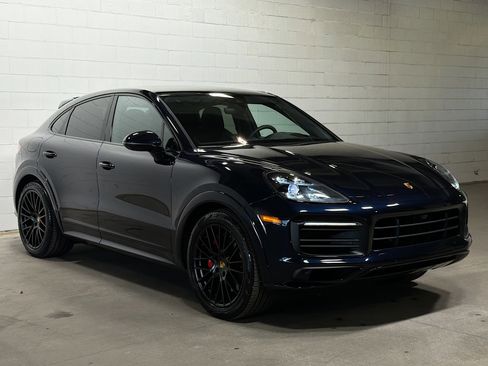 Used 2023 Porsche Cayenne GTS image 6
