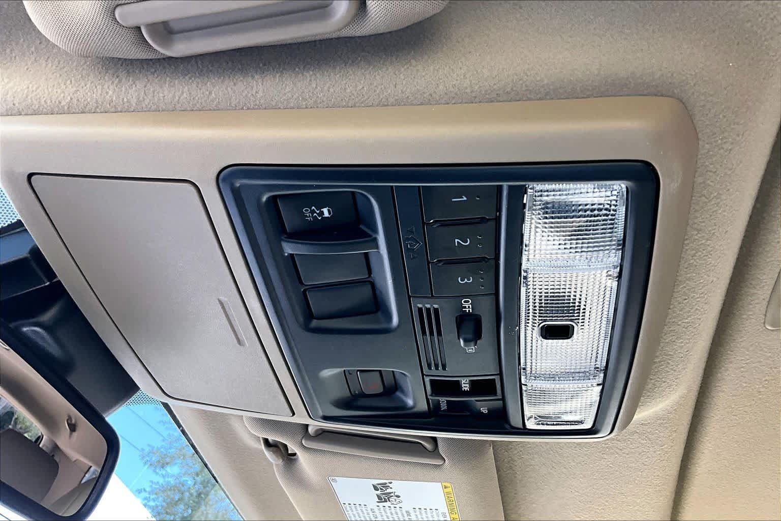 Used 2022 Toyota 4Runner SR5 Premium w/ Moonroof Package RWD image 32