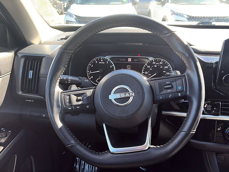Certified 2025 Nissan Pathfinder SL FWD image 30
