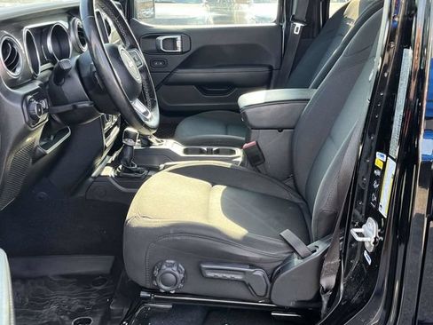 Used 2022 Jeep Wrangler Unlimited Sahara w/ Cold Weather Group AWD/4WD image 13