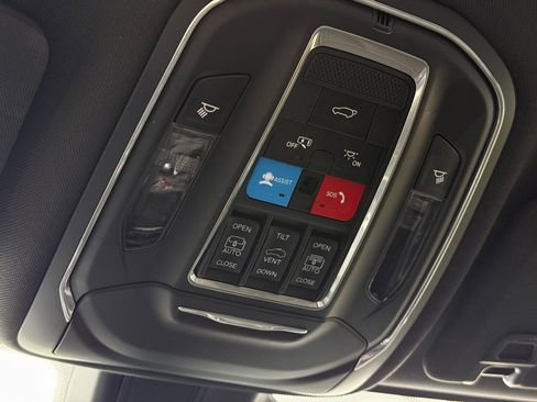 New 2025 Jeep Grand Cherokee L Limited w/ Luxury Tech Group II AWD/4WD image 26