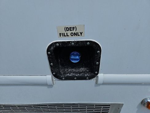 Used 2016 Ford F550 2WD Regular Cab Super Duty image 50