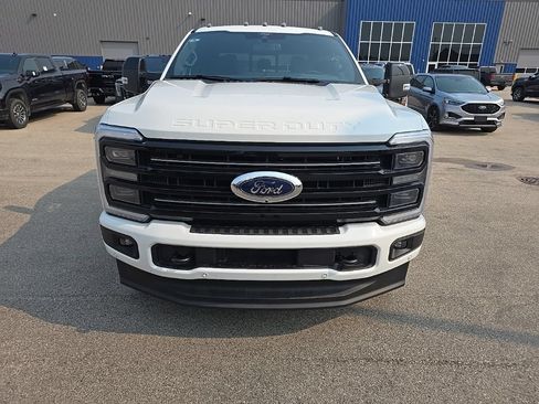 Used 2025 Ford F250 Platinum AWD/4WD image 2