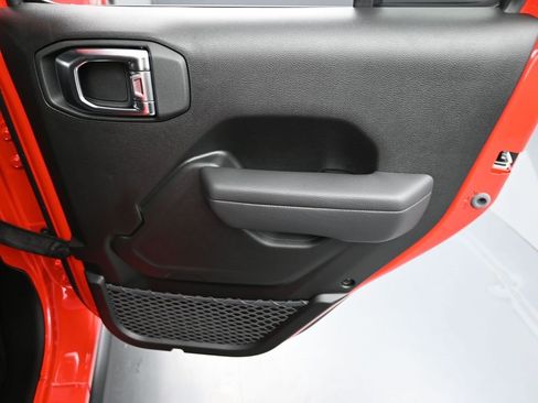 New 2025 Jeep Wrangler Rubicon w/ Technology Group image 15