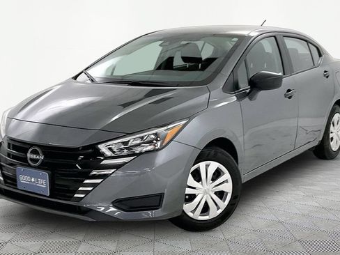 Used 2025 Nissan Versa S w/ Trunk Package FWD image 3